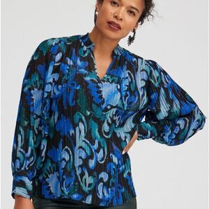 Chico’s Size 1 Scroll Print Pleated Shirt